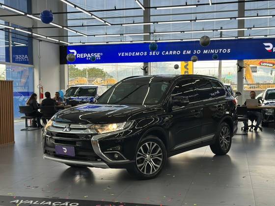 MITSUBISHI OUTLANDER 3.0 GT 4X4 V6 24V GASOLINA 4P AUTOMÁTICO